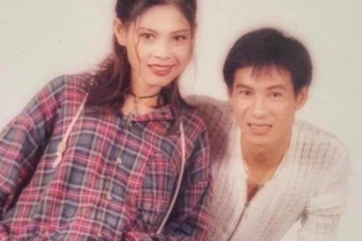 Lý Hải và Thanh Thảo gây sốt mạng xã hội với loạt ảnh kỷ niệm 30 năm tình bạn và ca hát