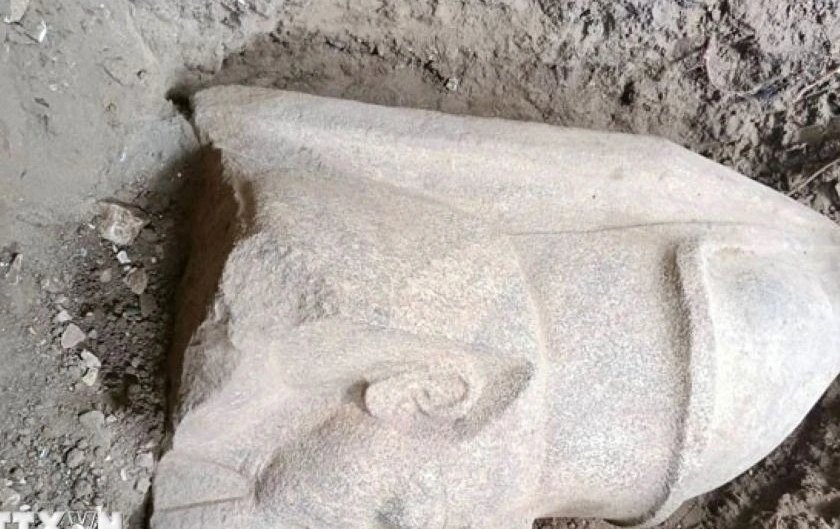 Góc cắt chi tiết từ cùng ảnh hiện vật khảo cổ tại Iraq; không phải hiện vật thứ hai