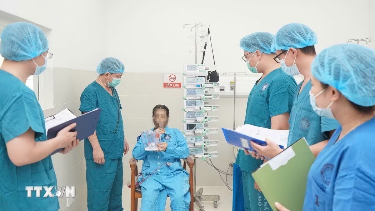Bệnh viện Đà Nẵng đã cử các êkíp bác sỹ đi học tại Hoa Kỳ và các bệnh viện đầu ngành của Việt Nam để tiếp cận kỹ thuật và đào tạo chuyên sâu về ghép tạng và cấy ghép