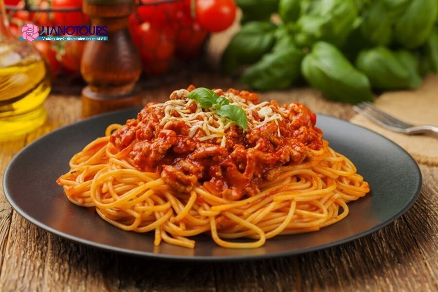 Ảnh minh họa spaghetti trong giới thiệu ẩm thực Italy