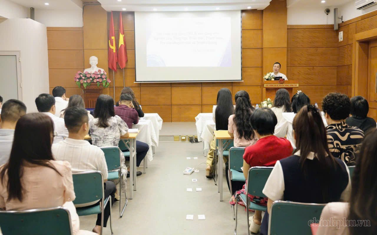Tập huấn ứng dụng ONE AI. Ảnh; chinhphu.vn/Thiện Tâm