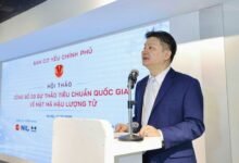Diễn giả phát biểu tại sự kiện khoa học và công nghệ
