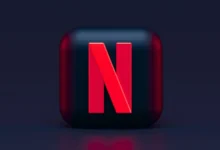 Biểu tượng Netflix trên nền tối, minh họa nền tảng đề xuất nội dung