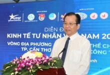 Đại diện lãnh đạo Cần Thơ phát biểu tại diễn đàn kinh tế tư nhân