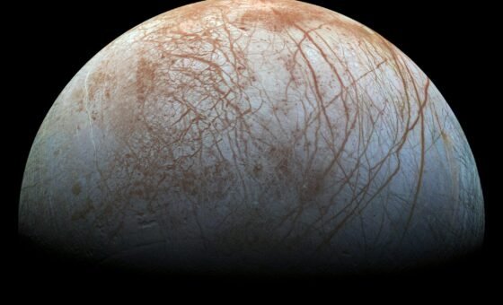 Bề mặt Europa qua tàu Galileo