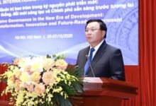 Diễn giả trình bày tại diễn đàn ứng dụng AI trong quản trị