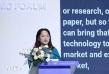 Bà Bùi Thanh Hằng, Giám đốc Trung tâm Đổi mới sáng tạo Mở (Soihub), Trưởng Ban tổ chức Open Innovation Day 2026, phát biểu tại chương trình