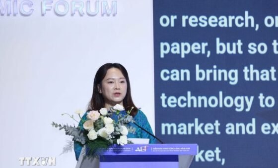 Bà Bùi Thanh Hằng, Giám đốc Trung tâm Đổi mới sáng tạo Mở (Soihub), Trưởng Ban tổ chức Open Innovation Day 2026, phát biểu tại chương trình
