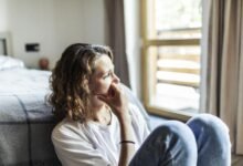Nhân viên văn phòng gặp tình trạng quá tải nhận thức và tìm giải pháp phục hồi năng lượng tinh thần
