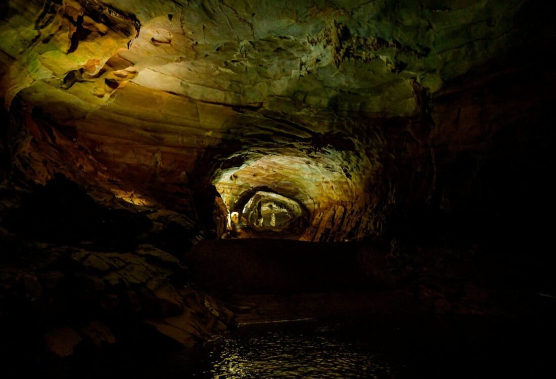 Hang Phong Nha trong ảnh Phạm Mạnh/Unsplash