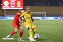 Công an Hà Nội và Thanh Hóa tranh bóng ở Hàng Đẫy