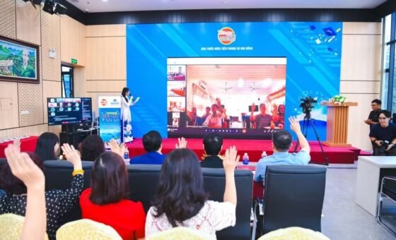 Hoạt động kết nối điểm cầu của dự án Tiếng Anh cho em