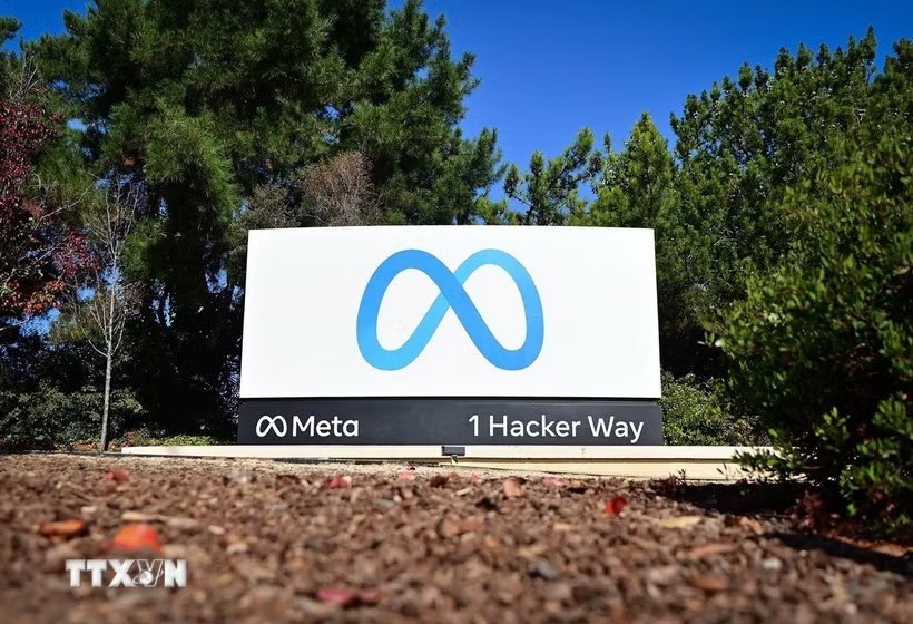 Biểu tượng Meta tại trụ sở của Tập đoàn ở Menlo Park, California, Mỹ