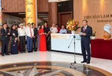 GS.TS. Lê Văn Lợi, Chủ tịch Viện Hàn lâm Khoa học xã hội Việt Nam phát biểu khai mạc không gian trưng bày