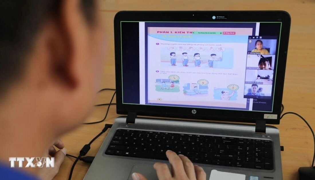 Người sử dụng máy tính, ảnh minh họa của bản tin về việc kiểm tra lỗ hổng PHP
