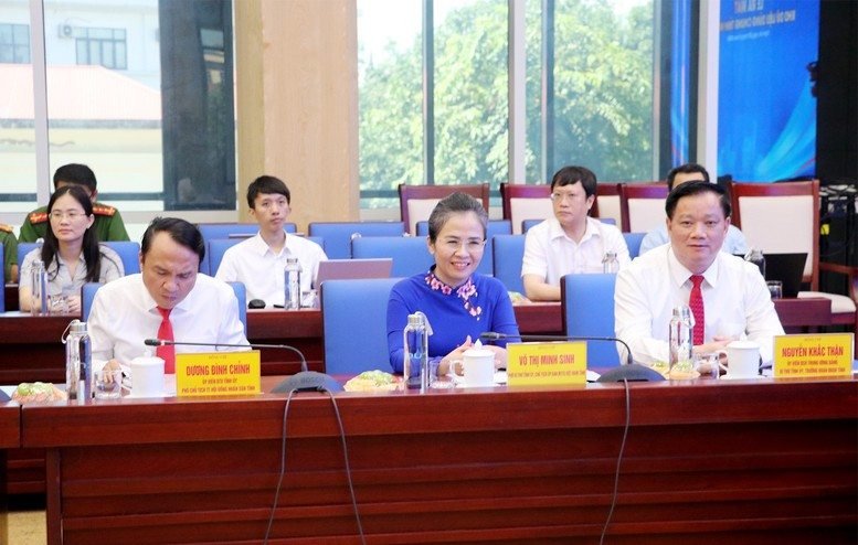 Đại biểu tại cuộc họp về kho dữ liệu dùng chung Nghệ An