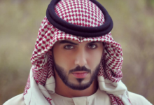 Ngoại hình phong trần ở tuổi trung niên của người mẫu Omar Borkan Al Gala