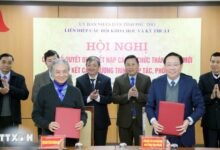Phó Giáo sư, tiến sỹ Trương Mạnh Tiến, Chủ tịch Hội Kinh tế Môi trường Việt Nam ký kết các chương trình hợp tác với Liên hiệp các Hội Khoa học và Kỹ thuật tỉnh Phú Thọ