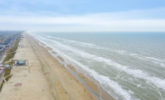 Biển Bắc ngoài Zandvoort trong ảnh chụp từ trên cao