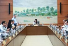 Quang cảnh phiên thảo luận tại Tổ 3 sáng 20/10