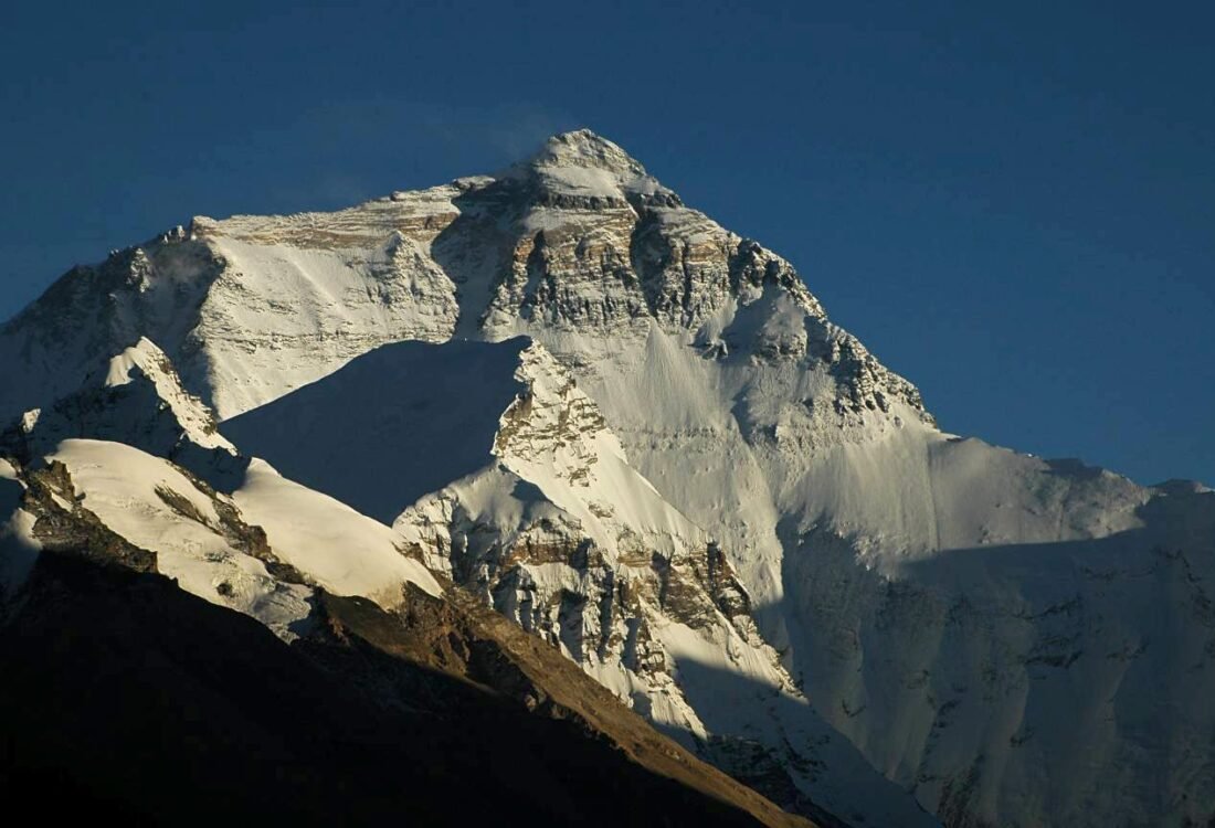 Mặt bắc Everest nhìn từ Tây Tạng