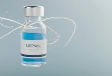 Nhà nghiên cứu sinh học phân tử phát triển vắc xin điều trị ung thư UCPVax trong phòng thí nghiệm miễn dịch