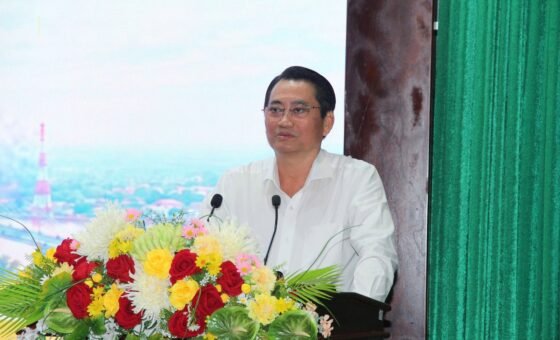 Phó Chủ tịch UBND tỉnh Vĩnh Long Nguyễn Quỳnh Thiện phát biểu tại hội thảo