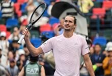 Alexander Zverev nâng cúp số một thế giới cuối năm của ATP sau mùa giải 2026 lịch sử
